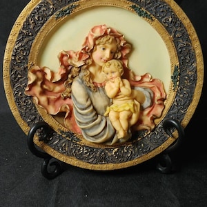 Decorative Resin 3D plate with Madonna & Child