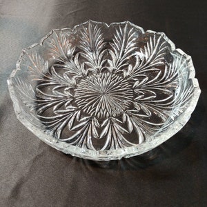 Vintage Fifth Avenue Crystal Palm Leaf Design 8-1/2” Shallow Serving Bowl