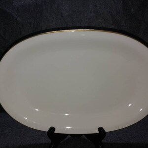 Large Oval Platter in W309C by ESCHENBACH