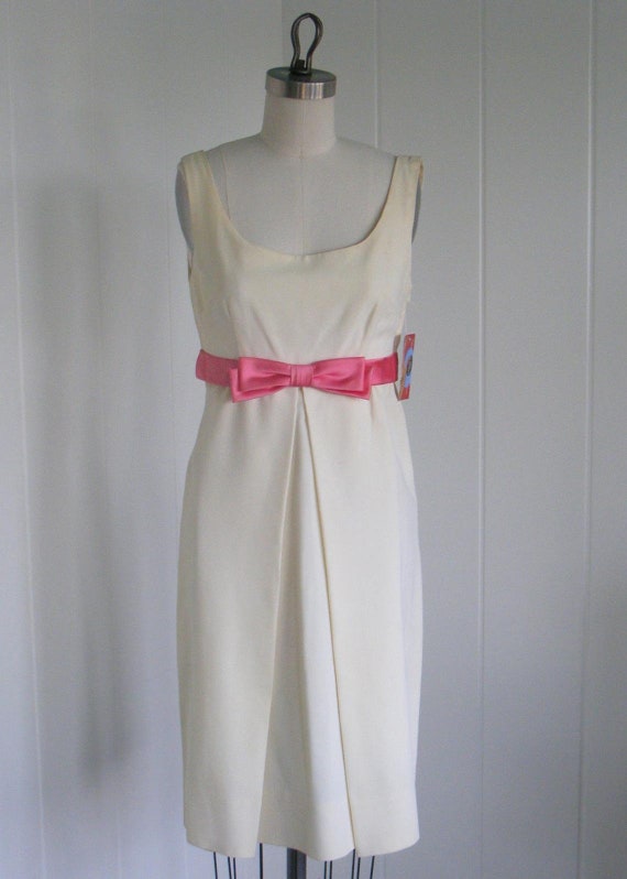 1960's Vintage Creamy Off White Cocktail Dress wi… - image 2