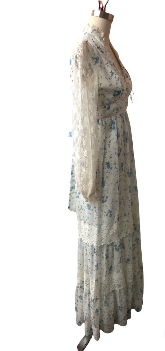 1970's Vintage Gunne Sax Blue Floral Soft Batiste… - image 3