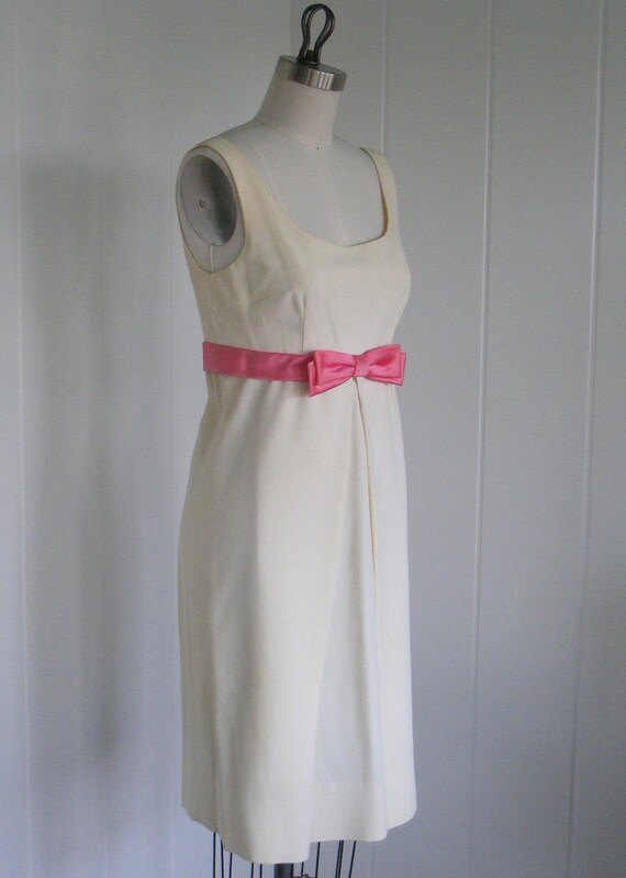 1960's Vintage Creamy Off White Cocktail Dress wi… - image 3