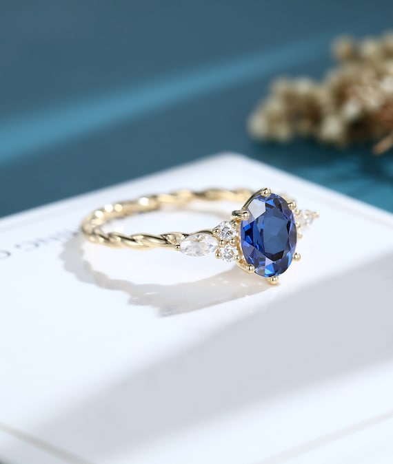 Sapphire diamond ring yellow gold discount