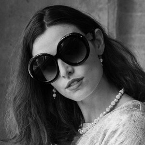 Black jackie o sunglasses hotsell