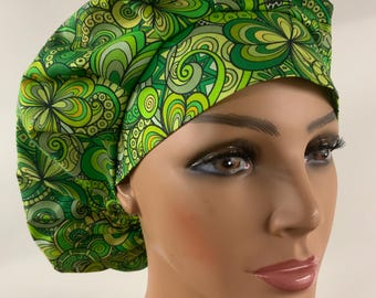 St Patrick’s Day Peeling-Mütze mit Knebelverschluss