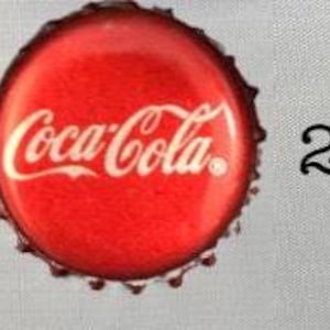 Naszyjnik z kapsli od butelek inspirowany „Wyznaniami nastoletniej królowej dramatu” 2. Red Coca-cola