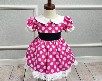 Minnie Mouse dress/Minnie Mouse-inspired outfit/Disney-inspired dress/Minnie Mouse costume/Pink polka dot dress/Cute Minnie Mouse dress