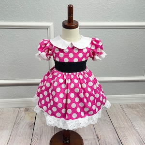 Minnie Mouse dress/Minnie Mouse-inspired outfit/Disney-inspired dress/Minnie Mouse costume/Pink polka dot dress/Cute Minnie Mouse dress