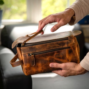 Dopp Kitt en cuir personnalisé pour homme, trousse de toilette de voyage en cuir pour homme, cadeau garçon d'honneur, cadeau Saint Valentin pour lui, cadeau d'anniversaire