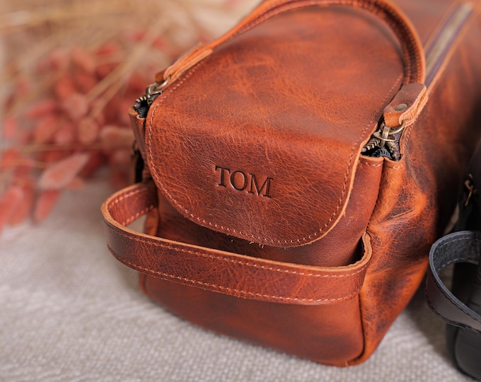 Leather Dopp Kit, Personalized Groomsmen Gift Set, Travel Toiletry Bag, Unique Birthday Gift, Anniversary Gift, Father's Day Gift