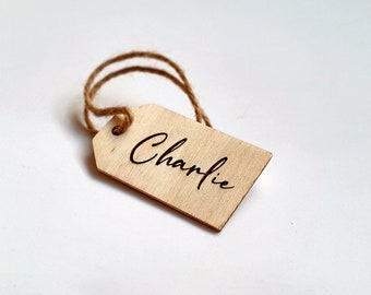 Etiquetas de madera grabadas personalizadas de 6 cm (2,3"), etiquetas de regalo personalizadas, adornos de etiquetas de madera, etiquetas de madera con cordel