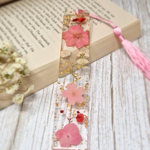 Botanic Resin Bookmark, Aesthetic Minimalist Gift Ideal For Book Lovers, Pressed Dried Flower Bookmark