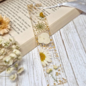 Botanic Daisy Resin Bookmark, Aesthetic Minimalist Gift Ideal For Book Lovers, Pressed Dried Flower Bookmark