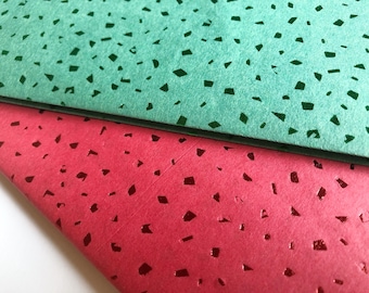 Hojas de papel de seda jaspeado - Papel de regalo laminado rojo o verde (x5)