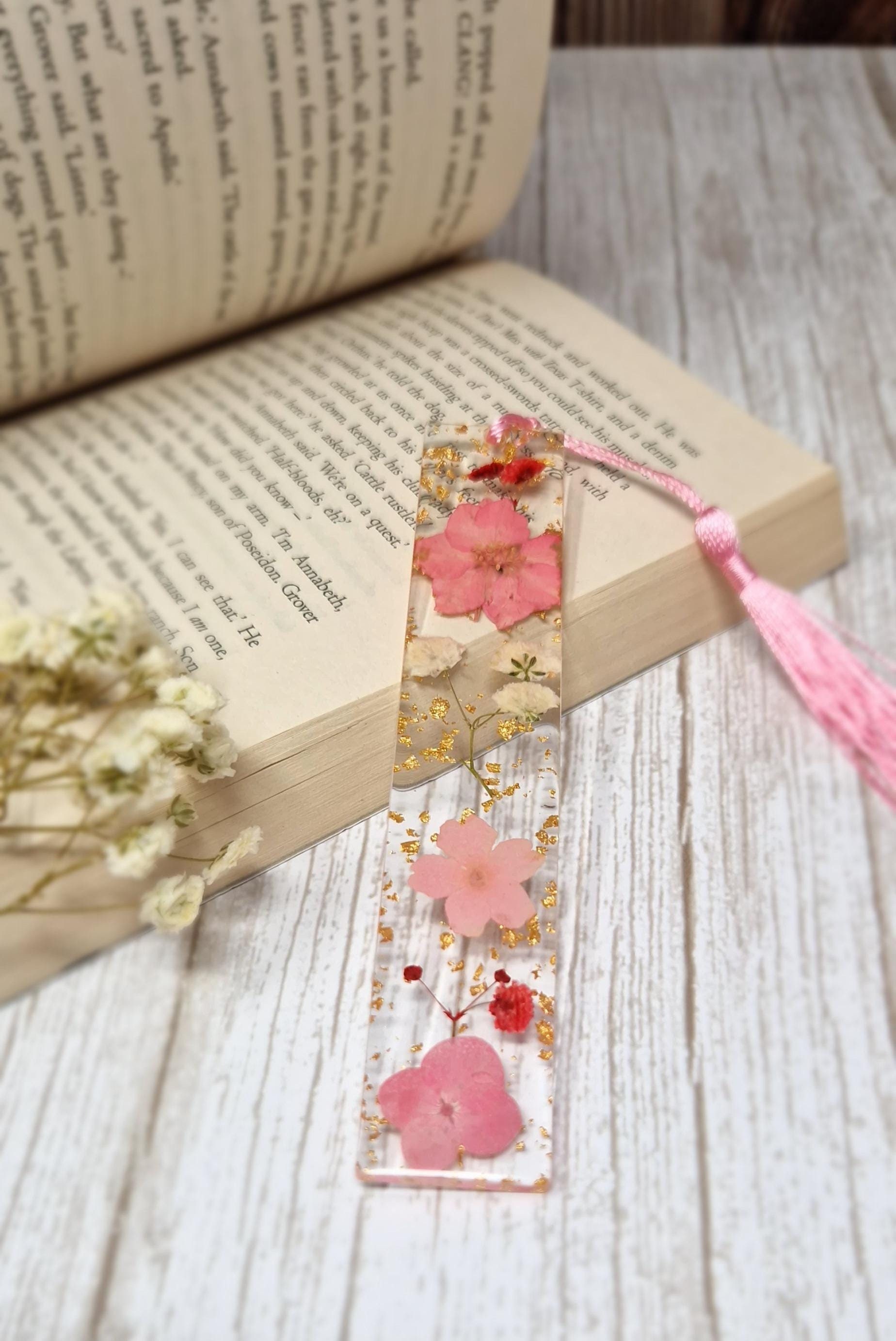 Botanic Resin Bookmark, Aesthetic Minimalist Gift Ideal For Book Lovers, Pressed Dried Flower Bookmark