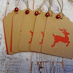 6 x 12 x 24 x étiquettes cadeaux de Noël rustiques faites main vintage. Étiquettes-cadeaux de Noël rouges kraft de qualité pour emballer vos cadeaux de Noël.