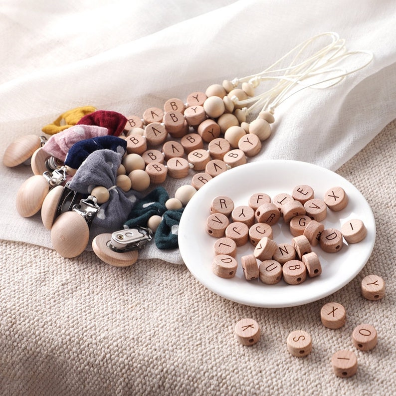 Holzbuchstaben Rund Perlen für Schnullerkette 15mm aus Bio-Buche Buchstaben perlen, frei von BPA, PVC, Blei, Phthalaten Latex & Cadmiumnice, Bild 2