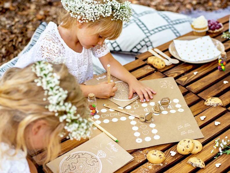 Kinderbeschäftigung Set für die Hochzeit mit Spielkarten / Schiffe versenken / Labyrinth / Wörtersuche /Tic Tac Toe Bild 1