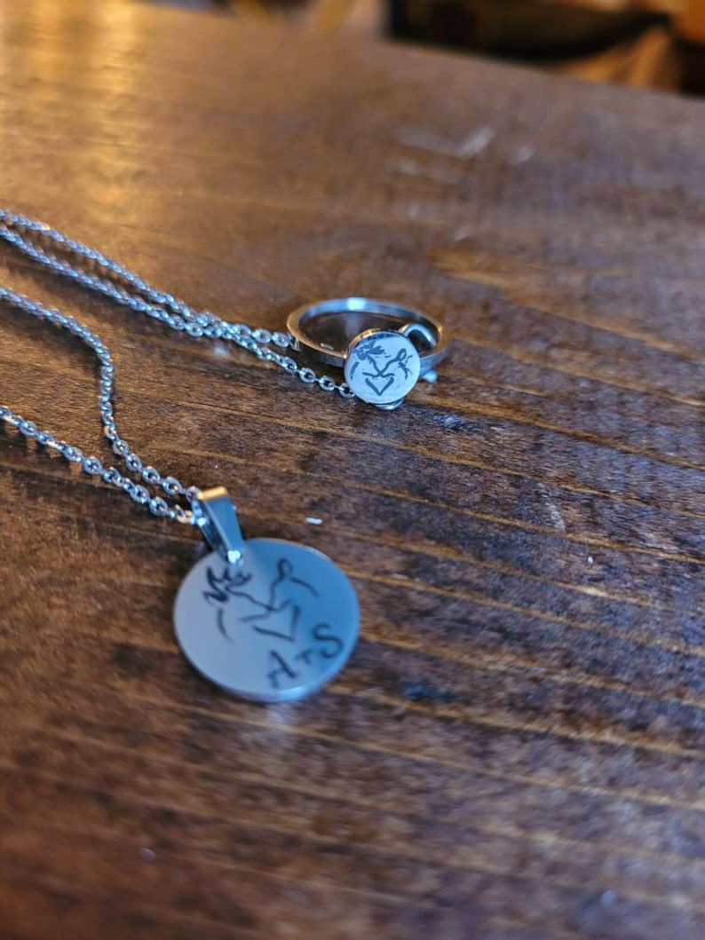 Mother/'s Day gifts for her birthday Easter graduation personalized gift Round pendant necklace stainless steel custom gift