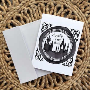 Gothic Schrift “Spooky Ever After” schwarze Wasserfarben Hochzeitskarte für Horrorfans