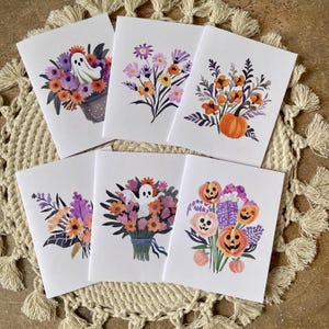 Conjunto de 6 cartões de buquê de flores de Halloween com fantasmas e abóboras - em branco por dentro - cartões de outono - conjunto de cartões de Halloween - cartões de outono