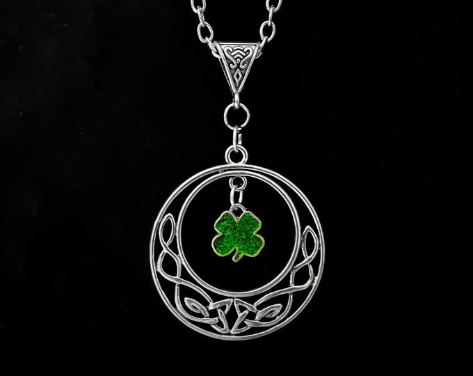 Ádh mór ar na hÉireannaigh   (the luck of the Irish)