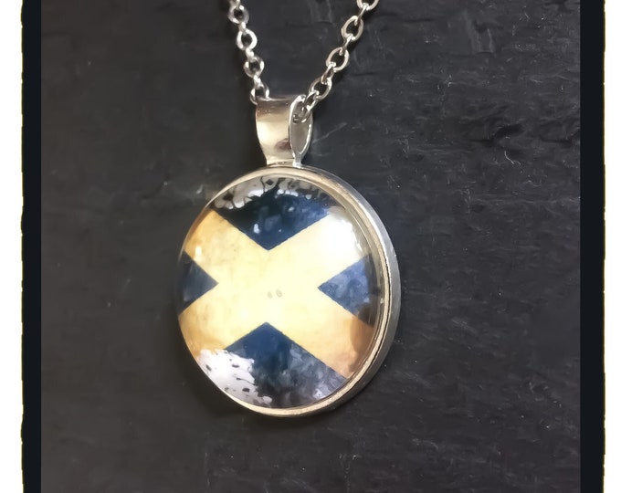 Scotland flag pendant (Smooth or Distressed)