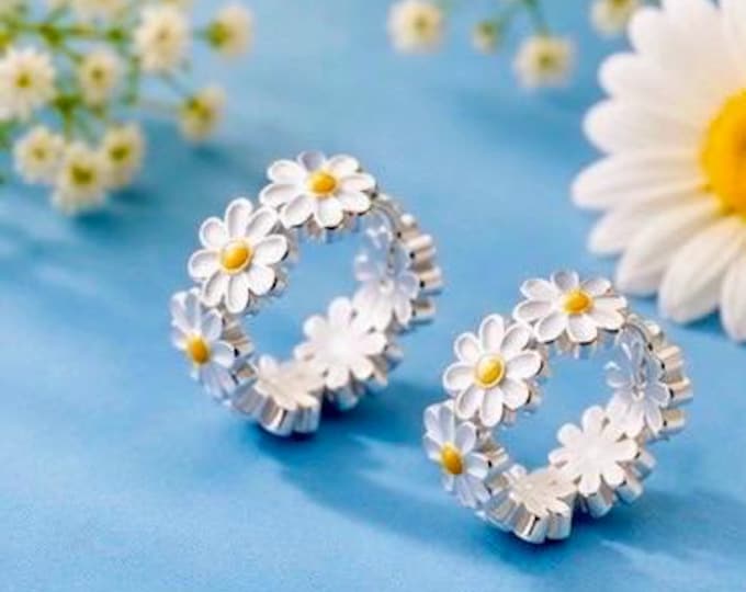 Daisy Flower Hoop Earrings | Cute Summer Floral Earrings | Cottagecore Daisy Jewelry