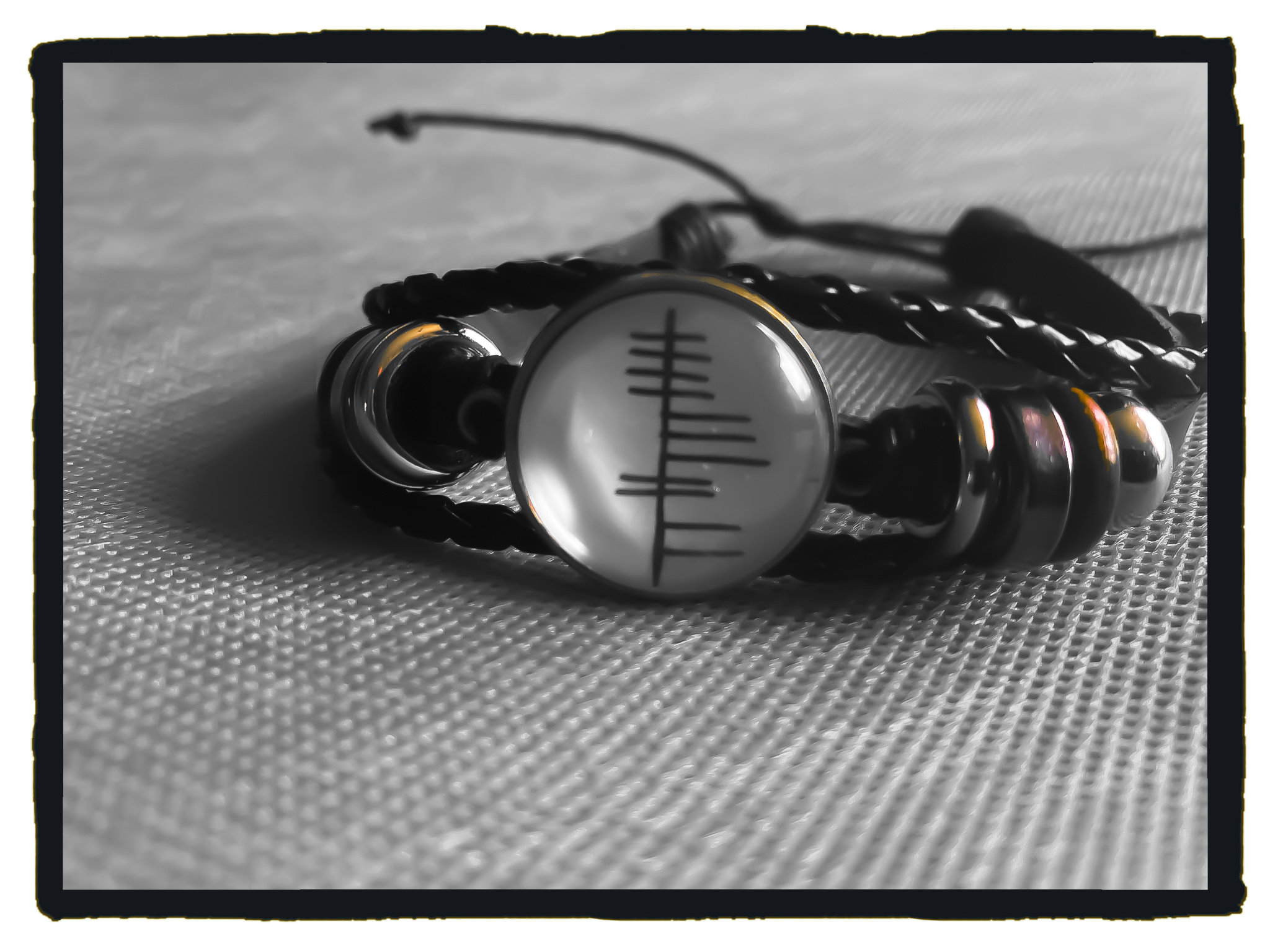 Personalised Ancient Irish language real leather wrist strap bandaí Personalised Ancient Irish language real leather wrist strap bandaí