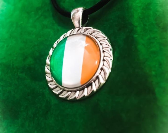 Circular Tri-Colour Pendants