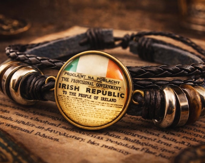Proclamation or tri-colour strap - Forógra nó trí dhath