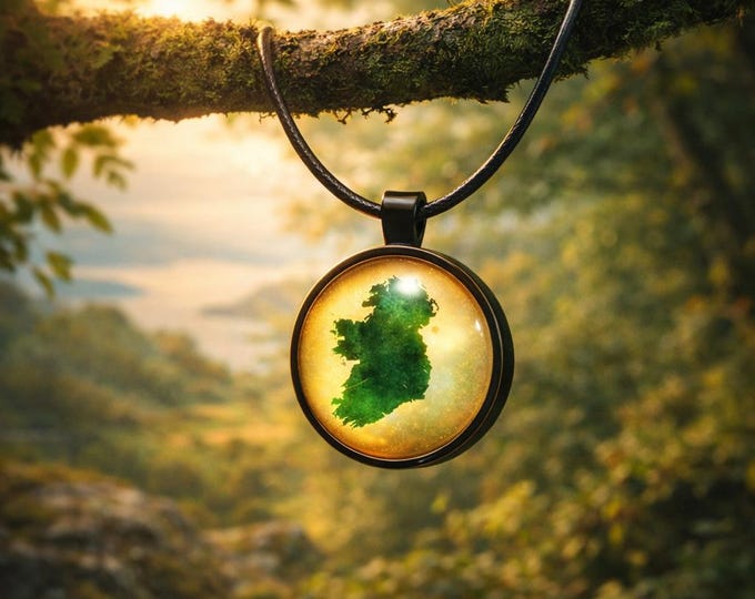 Ireland pendant - crogall na hÉireann. Ireland Map Necklace – Irish Pride Pendant – Erin Go Bragh Jewellery – Celtic Gift for Her or Him