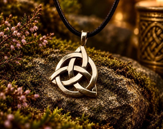The Celtic Vow – Silver Celtic Knot Pendant, Trinity Knot Necklace, Irish Celtic Jewellery, Unisex Irish Gift, Pagan Druid Necklace