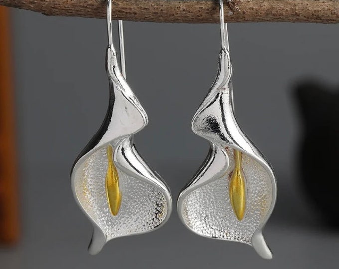 Easter Lily Earrings