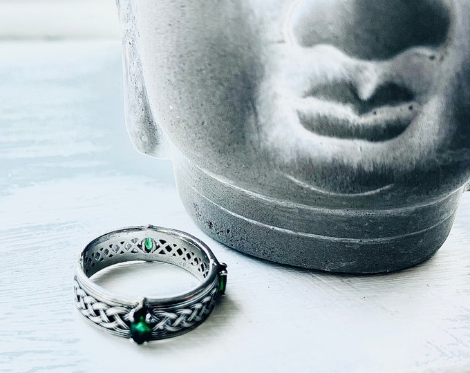 Celtic silver emerald ring