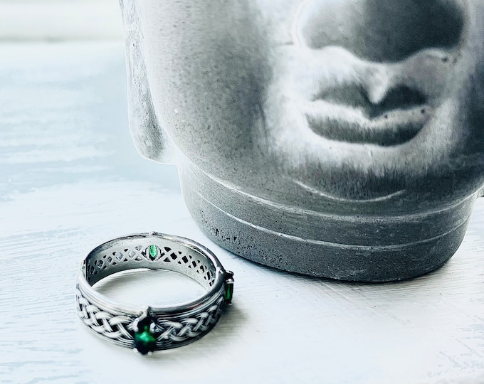 Celtic silver emerald ring