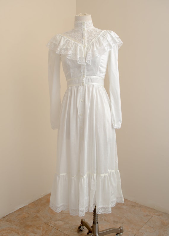 White Victorian Gunne Sax Dress | Vintage 1970s C… - image 2