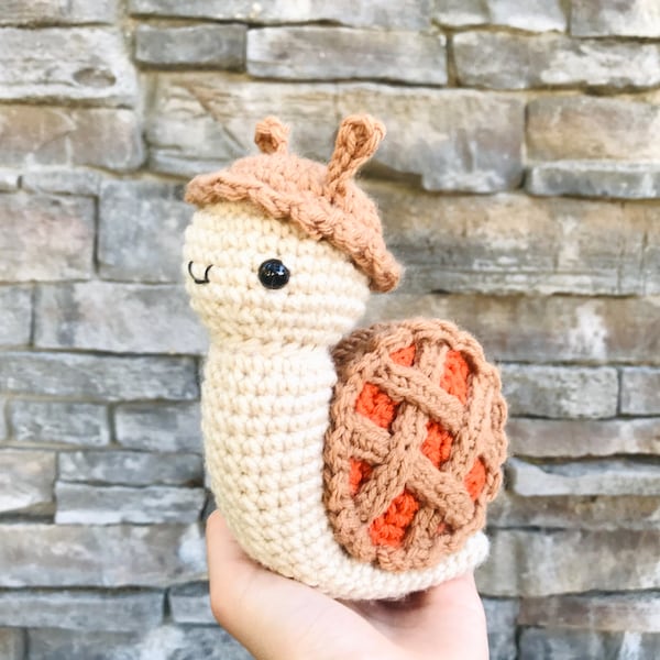 Modèle d'escargot de tarte à la citrouille au crochet, peluche d'escargot au crochet, modèle de crochet d'automne PDF