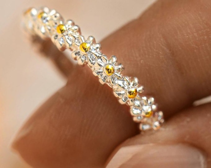 Daisy Adjustable Ring