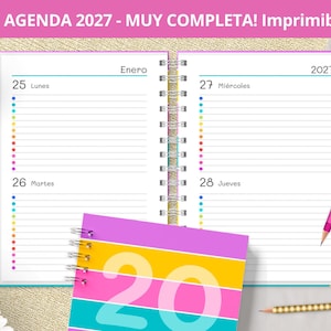 Puede incluir: Una agenda 2027 colorida con el texto "AGENDA 2027 - MUY COMPLETA! Imprimible" en la parte superior. La agenda abierta muestra los días de la semana, con un lápiz multicolor y un pequeño cuaderno con el número "20".
