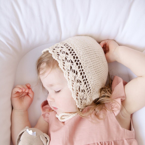 Knit Baby Girl Bonnet / White Bonnet / Vintage Style Bonnet / Baby Shower Gift / Christening Bonnet / Organic Cotton Knit Bonnet