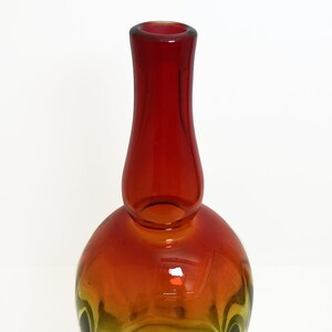 Vintage Blenko Amberina Art Glass Bell Shaped Decanter with Stopper, Joel Philip Myers, is in a retro design. The pontil mark shows authenticity of the blown glass.