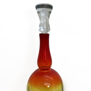 Vintage Blenko Amberina Art Glass Bell Shaped Decanter with Stopper, Joel Philip Myers, is in a retro design. The pontil mark shows authenticity of the blown glass.