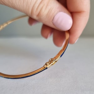 Bracelet Jonc Ancien En Plaqué Or Guilloché - Style Art Déco Années 1920, Couleur Argenté