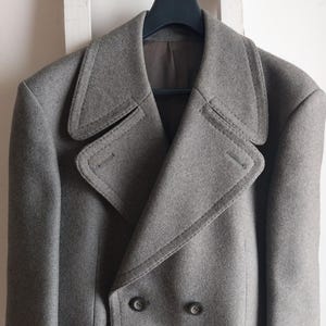 Płaszcz wojskowy w stylu vintage w kolorze szarym | Długi płaszcz z czystej wełny | Duży płaszcz męski | Ciemny styl akademicki | Dwurzędowy płaszcz