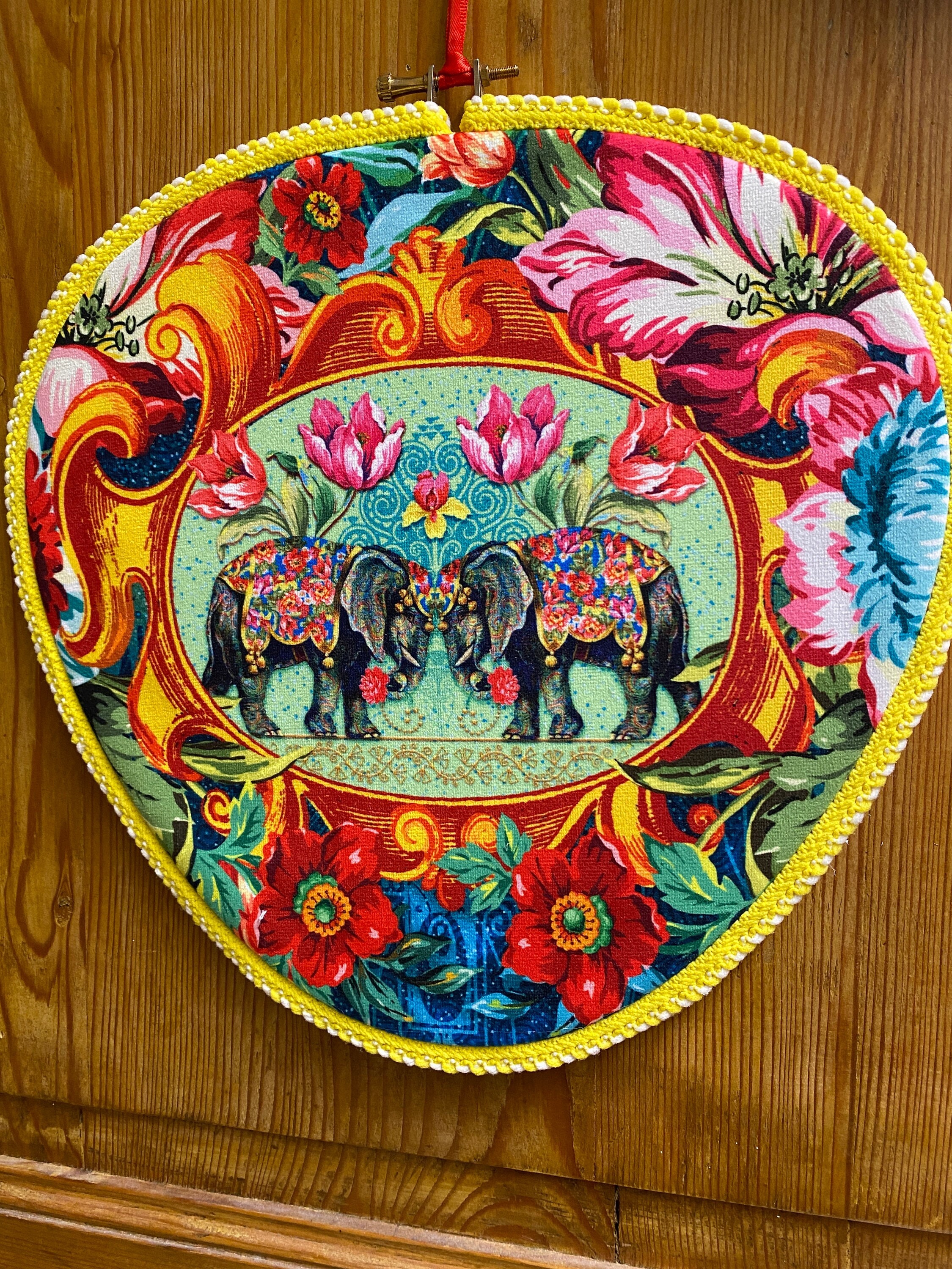 Suspension Elephant'circus