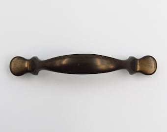 Puxador de gaveta – 7,6 cm de distância entre os centros – 10 cm de comprimento, acabamento em bronze envelhecido, formato redondo e curvo, para armários de cozinha, portas de guarda-roupas e gavetas.