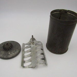 Antique Hand Crank Ice Cream Maker Replacement Parts 2 Quart Container Mixing Paddle Lid Gear Primitive Kitchen Gadget Churn