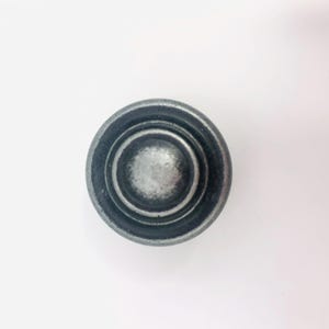 Vintage Pewter Silver Gray Cabinet Knob 1.25 Inch Round Circles Drawer Pull Rustic Farmhouse Furniture Hardware Dresser Handle Upcycle