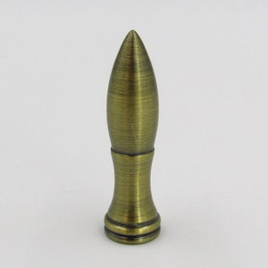 Embout de lampe de 2 po. de haut - 1/4 po. Ouverture à visser en forme de balle, finition laiton vieilli, abat-jour de remplacement doré